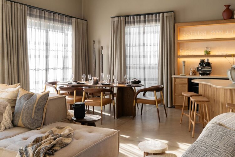 Winelands Escape Luxus Ferienvilla Franschhoek Südafrika Mieten Esstisch