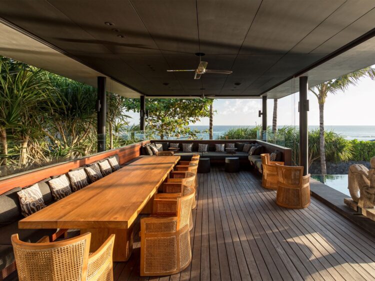Arnalaya Beach House Canggu Bali Esstisch Oceanfront