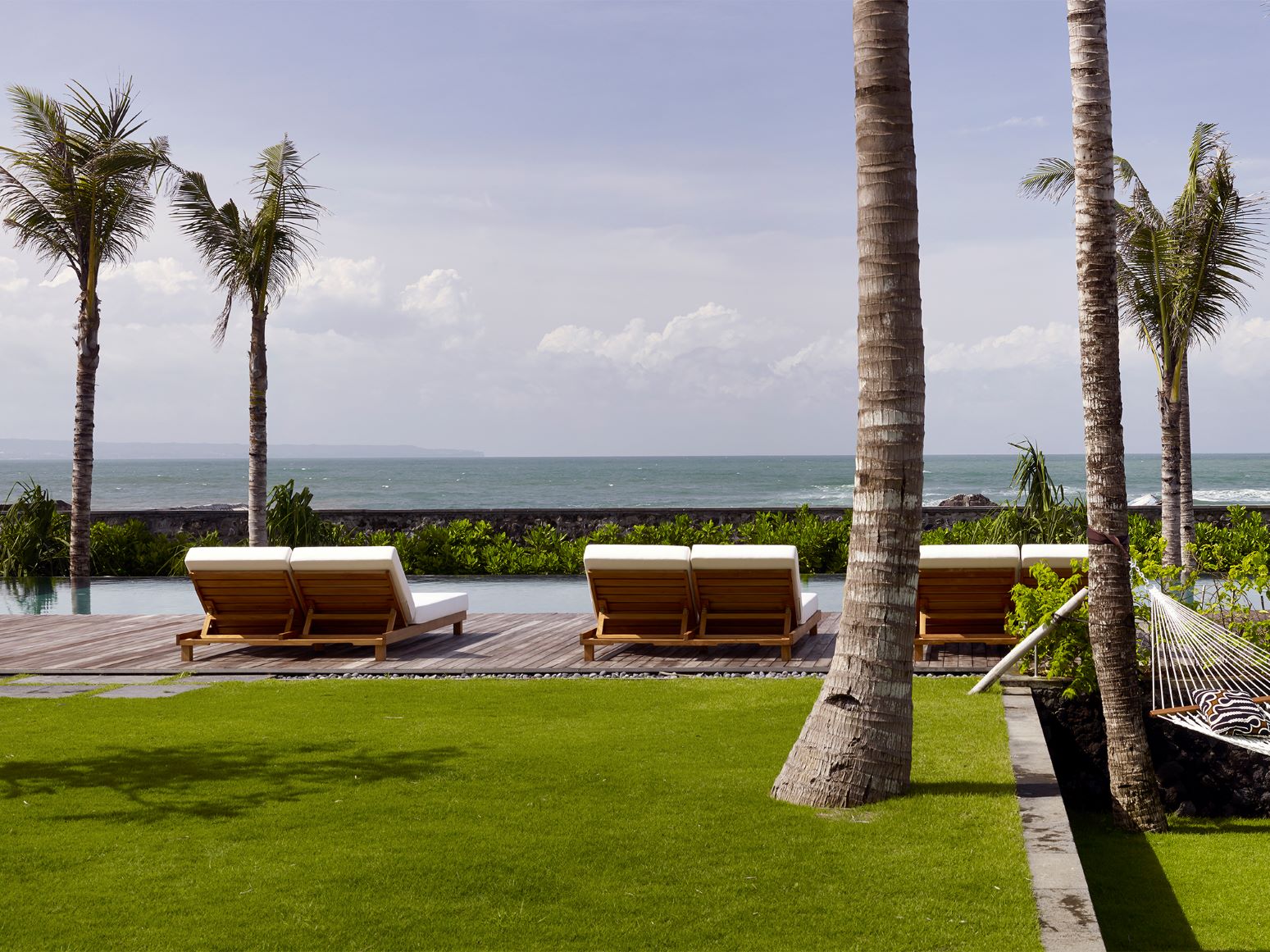 Arnalaya Beach House Canggu Garten Entspannt