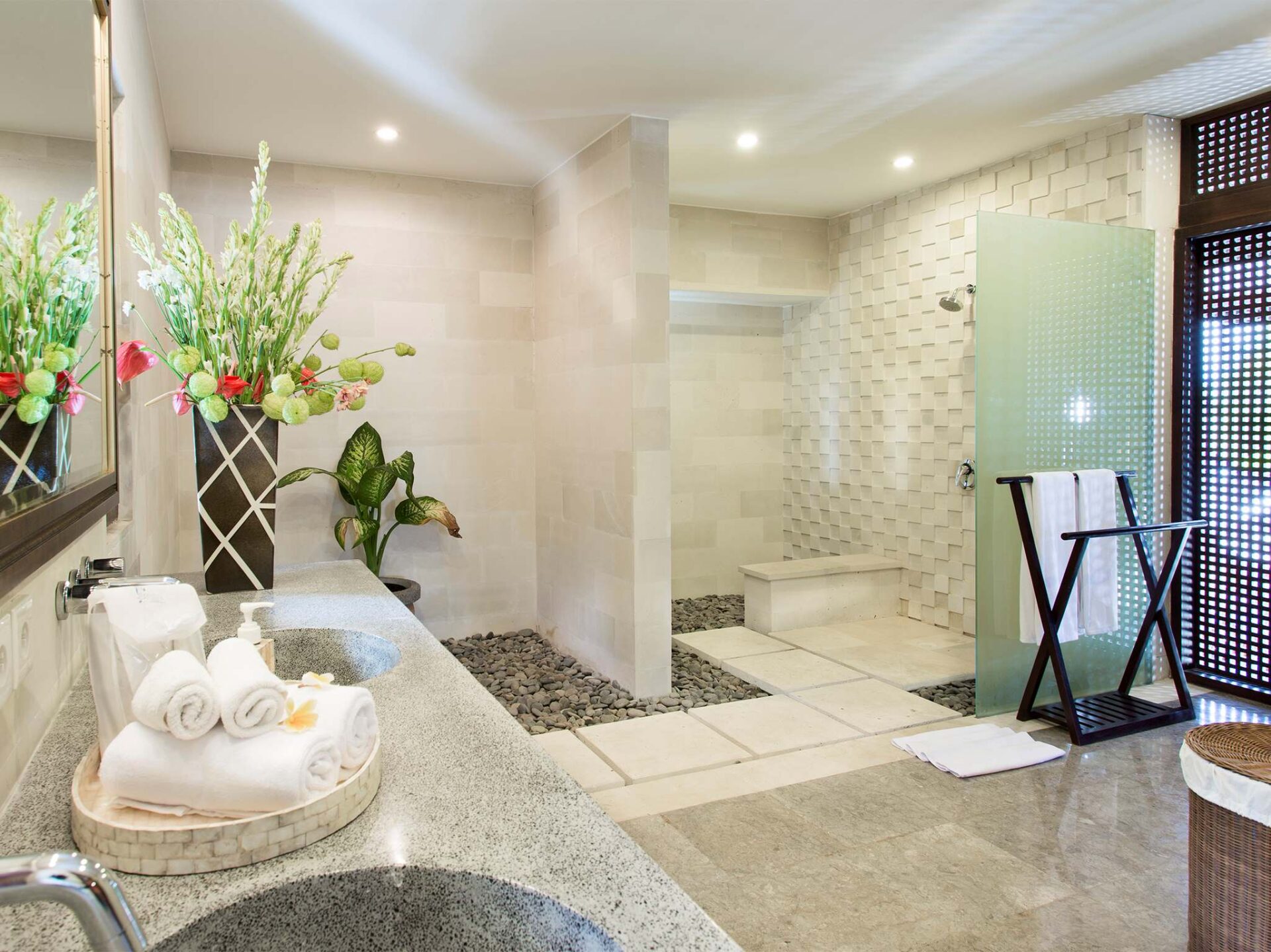 Bayu Gita Ketewel Bali Granitbadewanne Villa Mieten