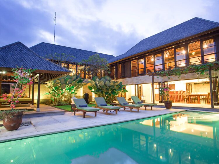Bayu Gita Ketewel Bali Pool Beachfront Villa Mieten