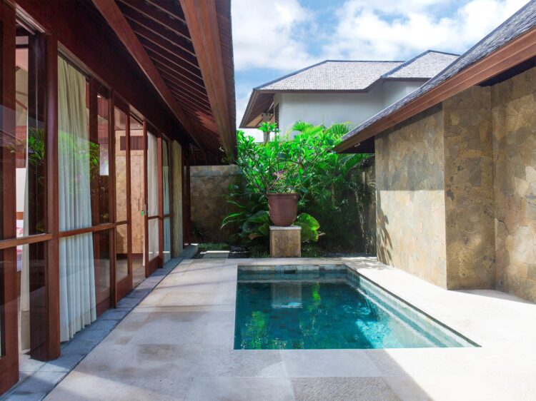 Bayu Gita Ketewel Bali Pool Strandzugang Villa Mieten