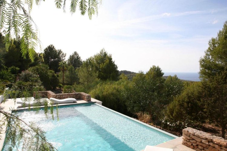 Familienurlaub Ibiza - Villa Cala Tarida - LANDMARK
