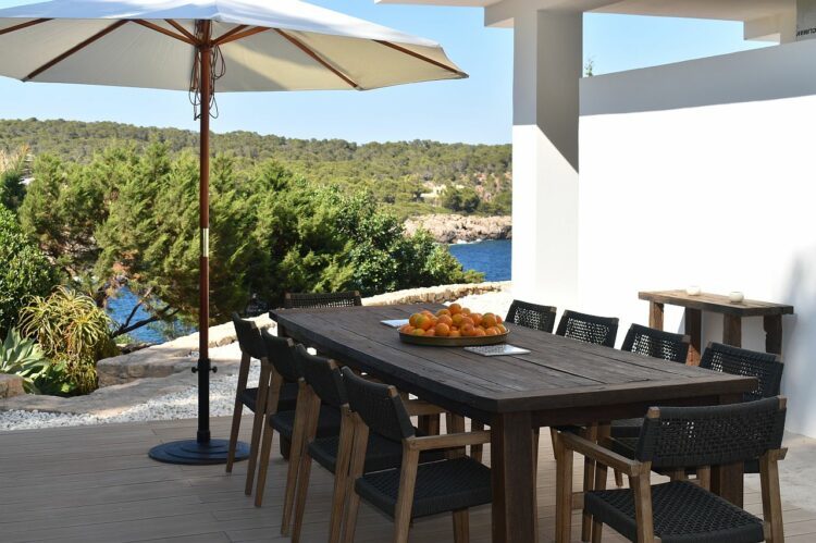 Moderne Ferienvilla Ibiza Cala Llenya Beach House