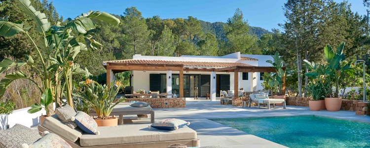 moderne Villa auf Ibiza mieten mit 3 Schlafzimmern
