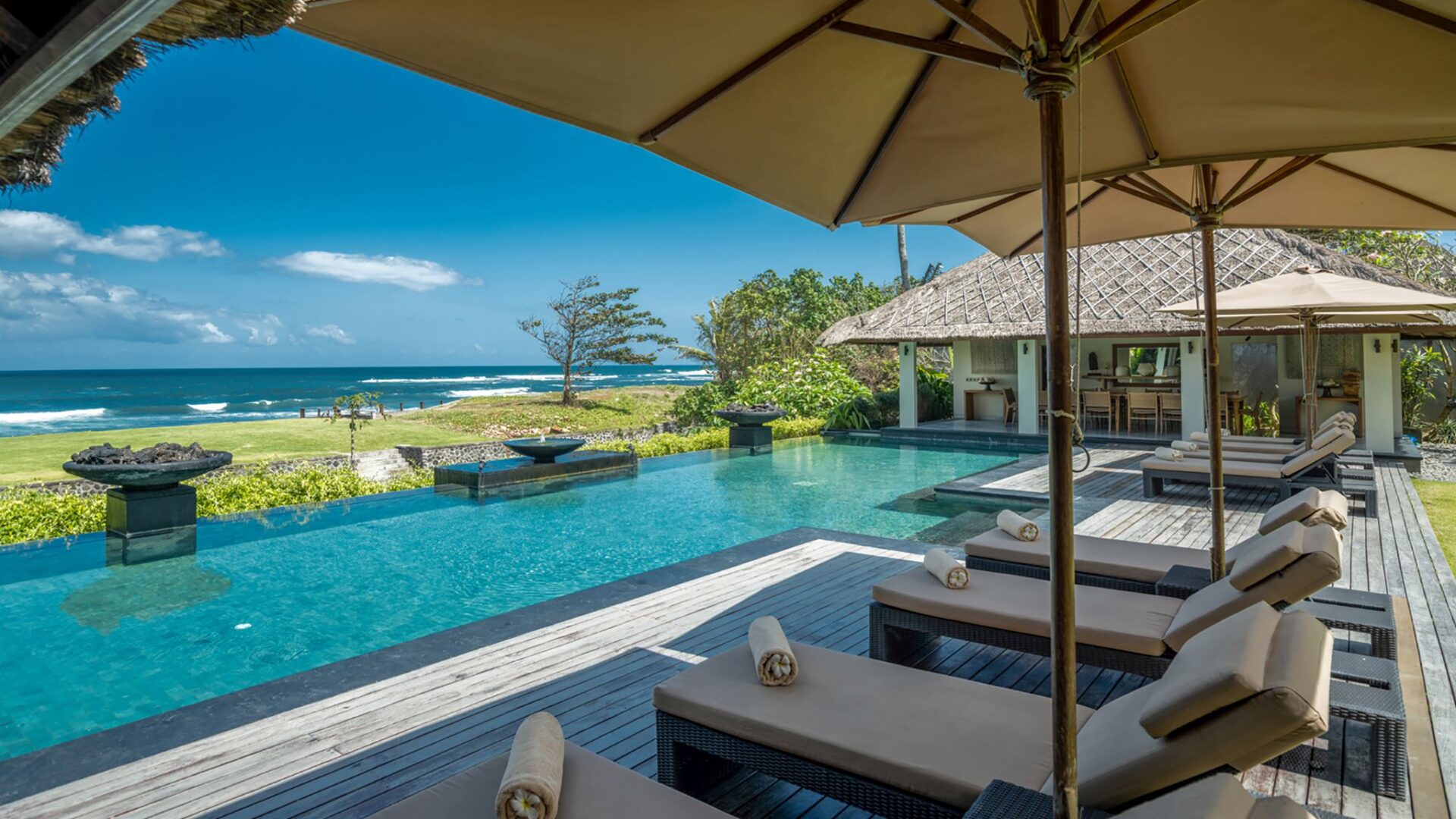 Seseh Beach Villa I Bali Infinity Pool Mieten
