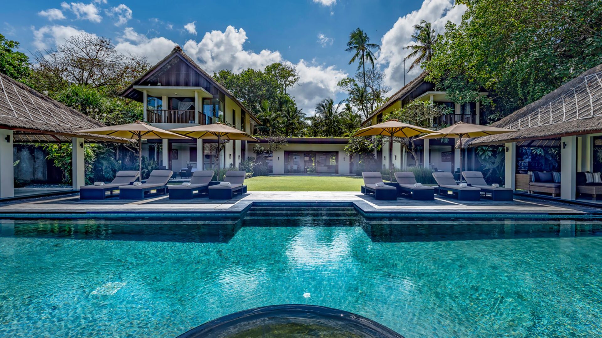 Seseh Beach Villa I Bali Pool Mit Meerblick Mieten