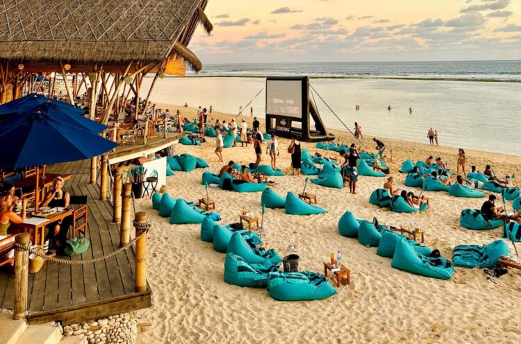 Sundays Beachclub Bali Villa Chintamani Uluwatu Mieten