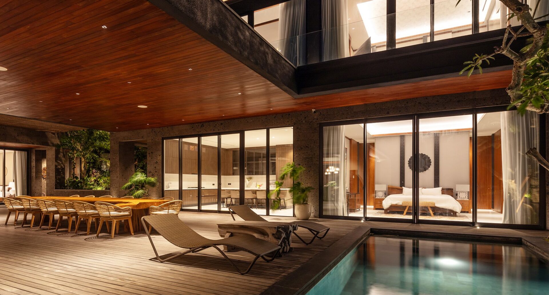 Villa Bie Bali Uluwatu Stilvoller Esstisch Fuer Gruppen