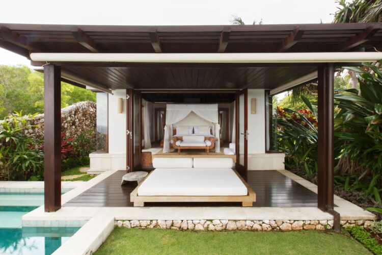 Villa Chintamani Uluwatu Klippenpool Bali Luxusvilla Mieten