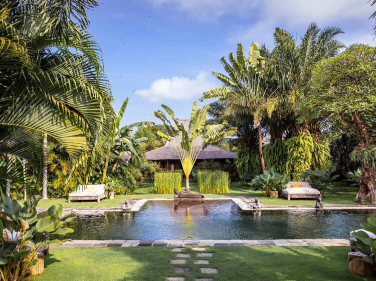 Villa Eden Bali Abends Poolbeleuchtung Villa Mieten