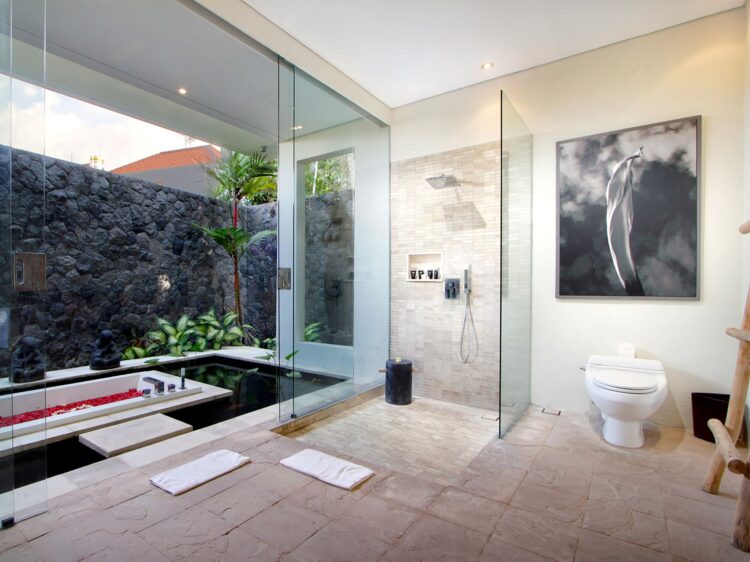 Villa Kalyani Canggu Bali Badezimmer Luxusvilla Mieten
