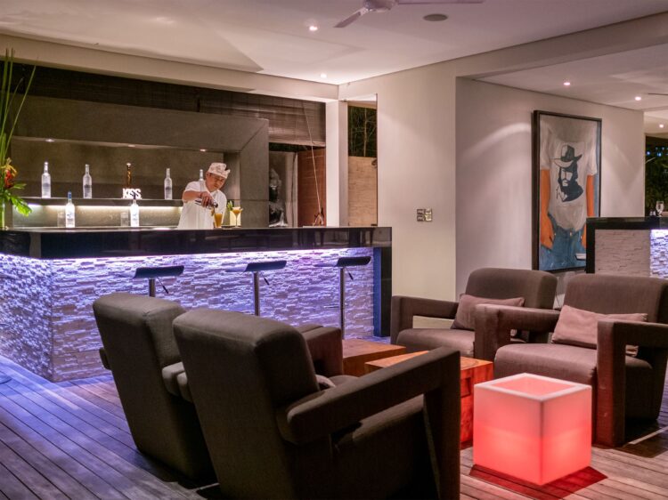 Villa Kalyani Canggu Bali Bar Luxusvilla Mieten