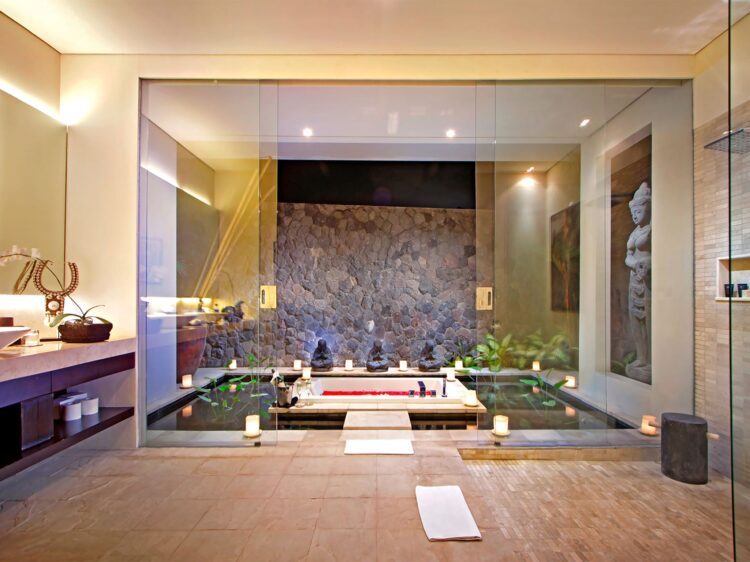 Villa Kalyani Canggu Bali Dachgarten Badewanne Villa Mieten