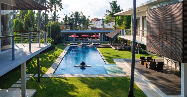 Villa Kalyani Canggu Bali Pool Luxusvilla Mieten