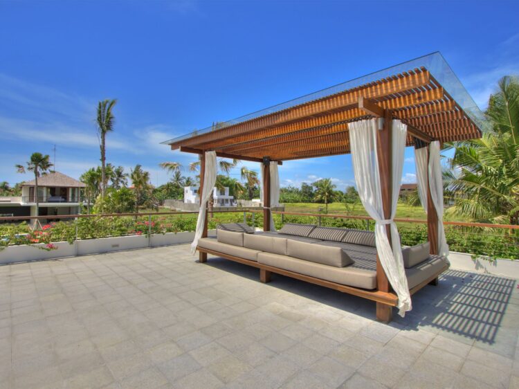 Villa Kalyani Canggu Bali Rooftop Terrasse Villa Mieten