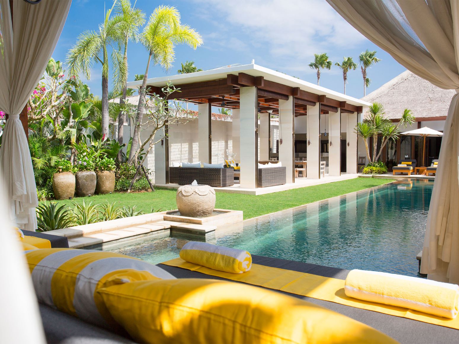 Villa Lilibel Seminyak Bali Buchen Pool Terrasse