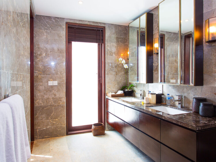 Villa Lilibel Seminyak Bali Mieten Badezimmer Ensuite