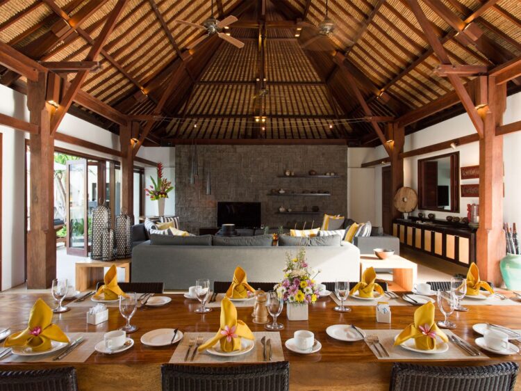 Villa Lilibel Seminyak Bali Mieten Essbereich Innen