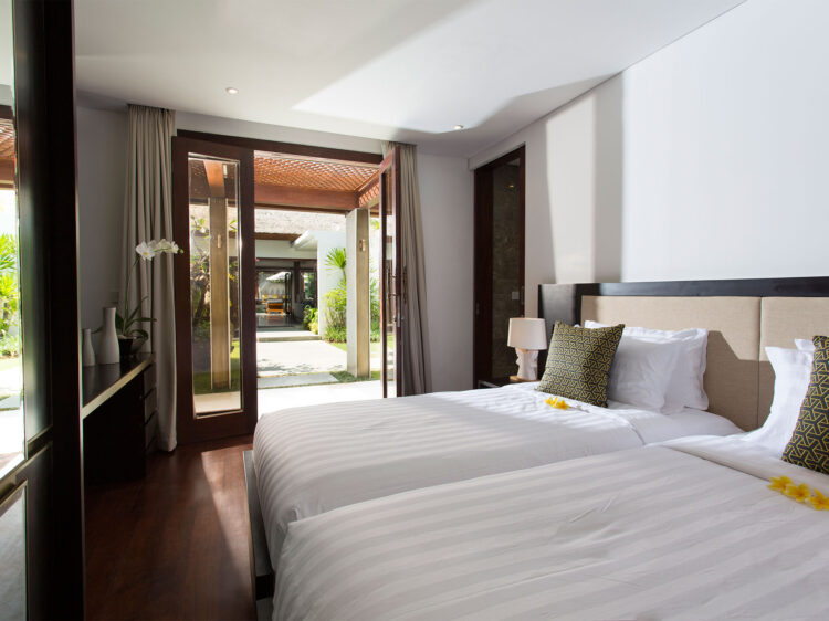 Villa Lilibel Seminyak Bali Mieten King Size Bett