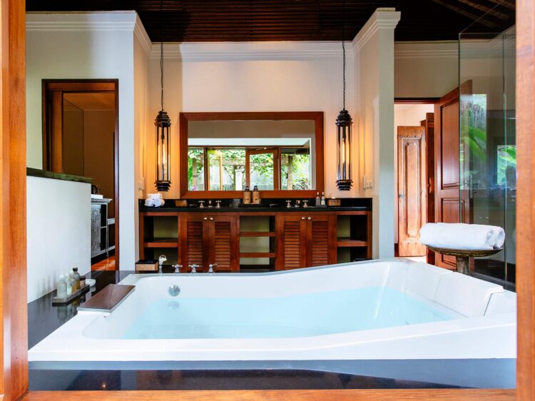 Villa Semarapura Bali Badezimmer Luxusvilla Mieten