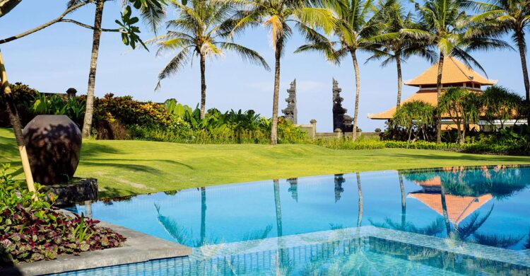 Villa Semarapura Bali Infinity Pool Luxusvilla Mieten