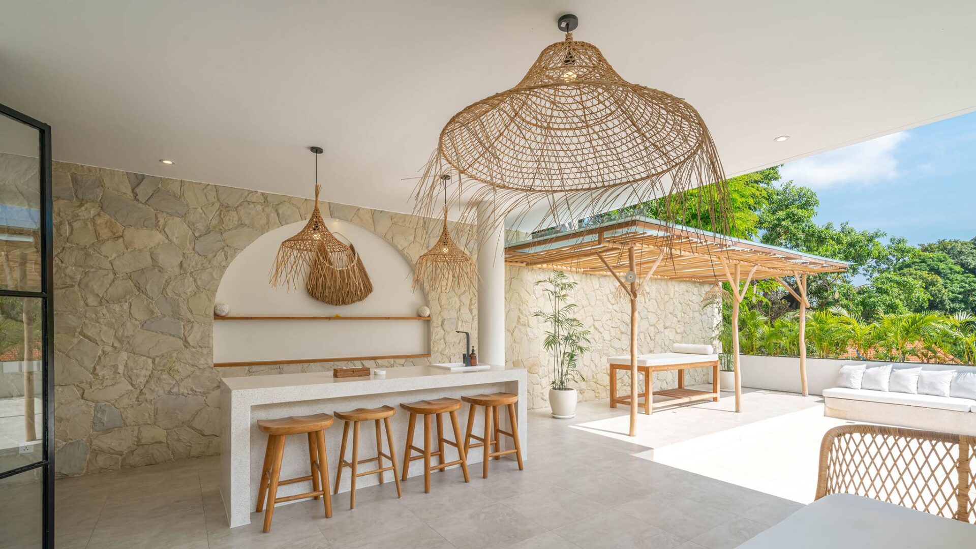 Villa Unna Bali Rooftop Bar Villa Mieten (2)